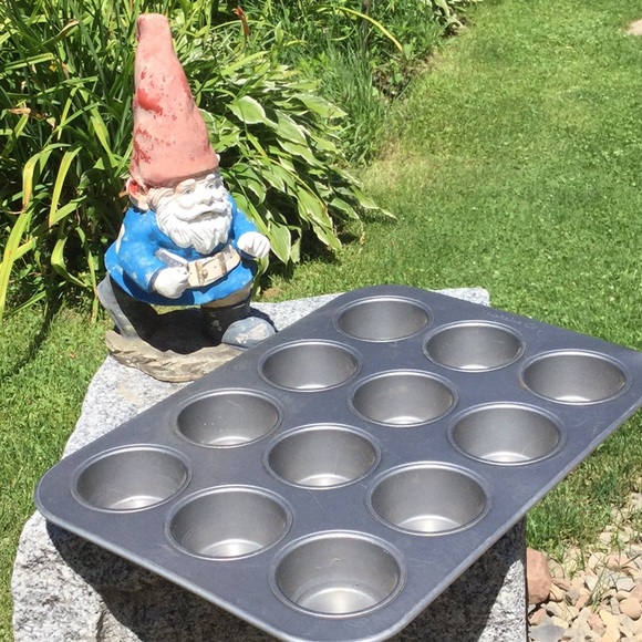 🧁 Calphalon Muffin Tin 12 EPLC - Picture 1 of 16